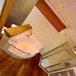 Corte Antica Con Splendida Jacuzzi شقة